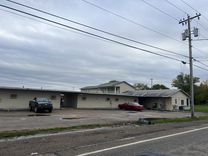 Colonial Motor Inn (Country Hearth Inn and Suites)